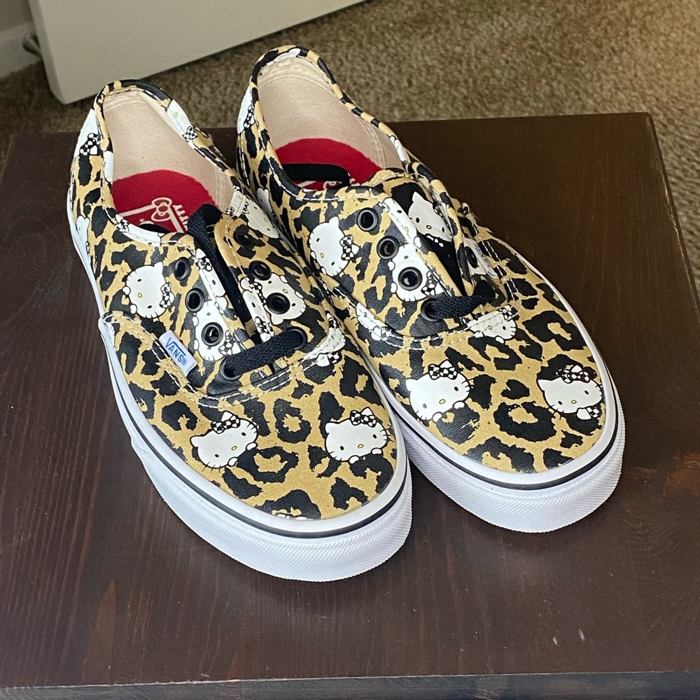 Vans Hello Kitty Canvas Low Rise